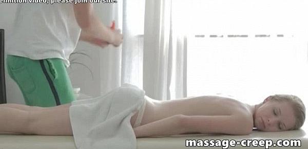 Blonde has an sensual massage and a soft sex